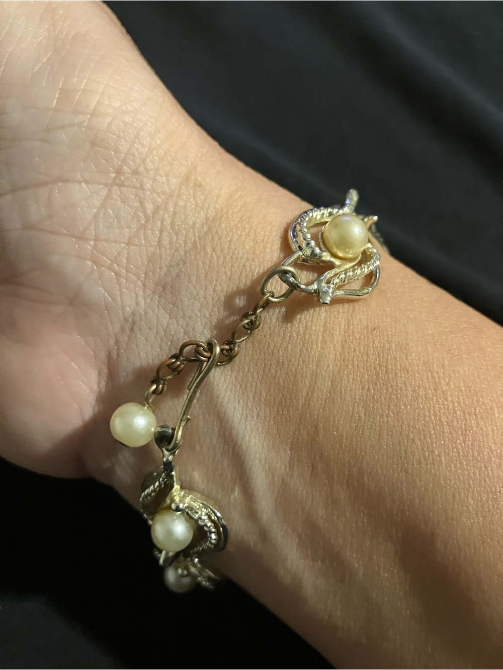 Estate Gold-Tone Pearl Link Bracelet — Cream Pearls - Picture 2 of 7